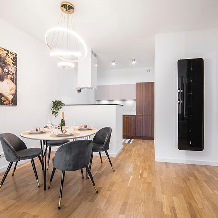 グダニスクApartament Amber Centrum Z Basenemアパートメント エクステリア 写真