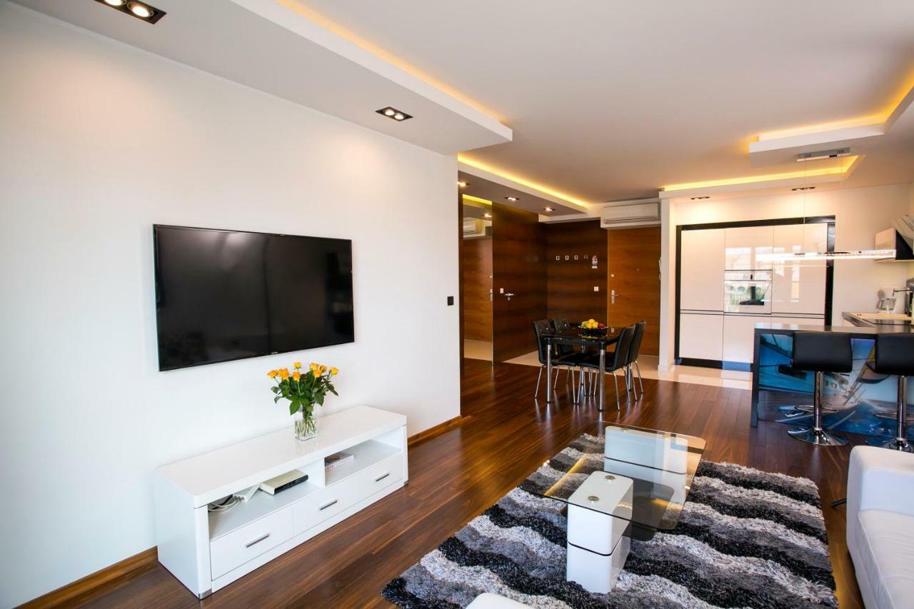 グダニスクApartament Amber Centrum Z Basenemアパートメント エクステリア 写真